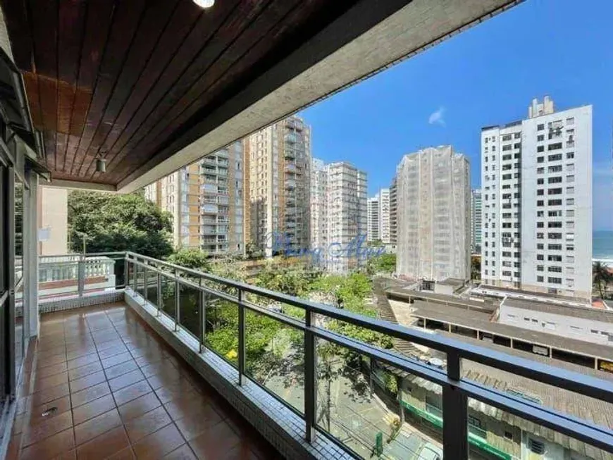 Foto 1 de Apartamento com 3 Quartos à venda, 140m² em Praia das Pitangueiras, Guarujá