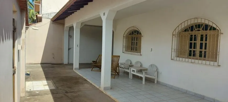 Foto 1 de Casa com 3 Quartos à venda, 289m² em Centro, Praia Grande