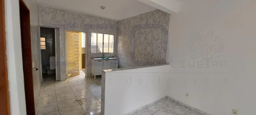 Foto 1 de Casa com 2 Quartos para alugar, 150m² em Santa Terezinha, São Paulo