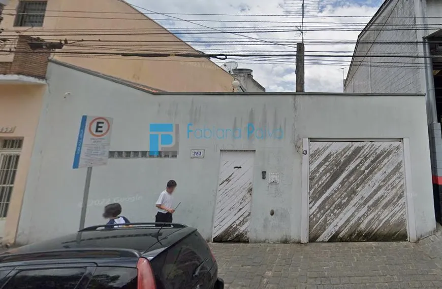 Foto 1 de Casa com 2 Quartos para alugar, 250m² em Centro, Arujá