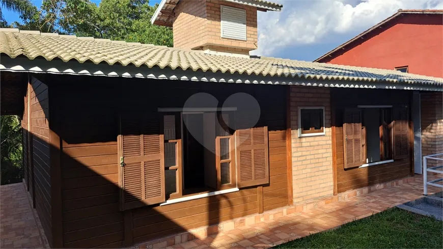 Foto 1 de Casa de Condomínio com 3 Quartos à venda, 196m² em Serra da Cantareira, Mairiporã