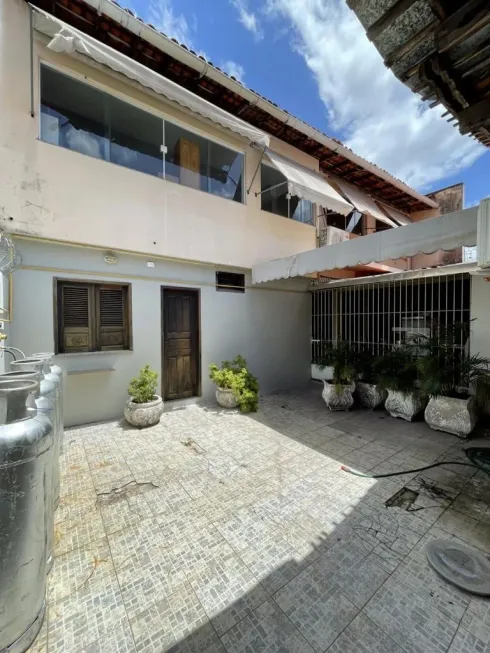 Foto 1 de Casa com 4 Quartos para alugar, 364m² em Jardim Renascença, São Luís