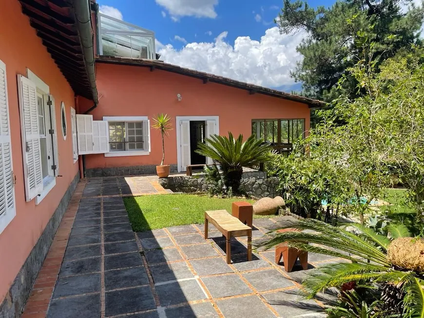 Foto 1 de Casa com 4 Quartos à venda, 537m² em Correas, Petrópolis