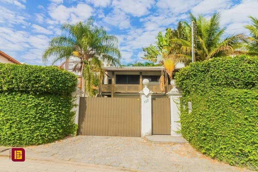 Foto 1 de Casa com 6 Quartos à venda, 586m² em Joao Paulo, Florianópolis