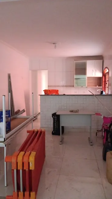 Foto 1 de Casa com 2 Quartos para alugar, 70m² em Vila Nova York, São Paulo