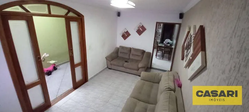 Foto 1 de Casa com 2 Quartos à venda, 141m² em Alves Dias, São Bernardo do Campo