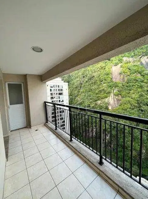 Foto 1 de Apartamento com 3 Quartos à venda, 84m² em Marapé, Santos