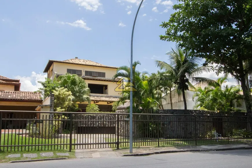 Foto 1 de Casa com 6 Quartos à venda, 700m² em Barra da Tijuca, Rio de Janeiro