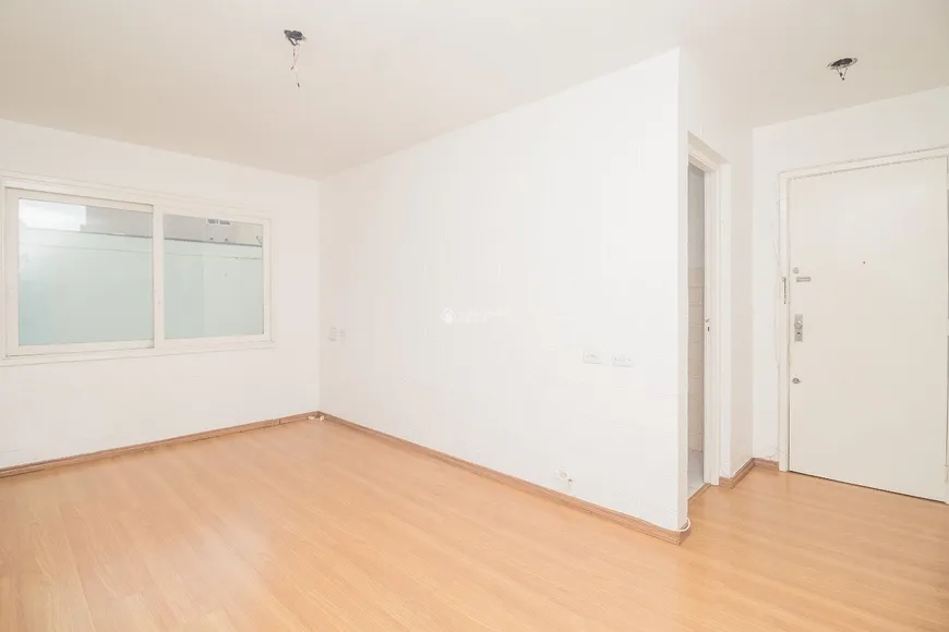 Foto 1 de Apartamento com 1 Quarto para alugar, 42m² em Santana, Porto Alegre