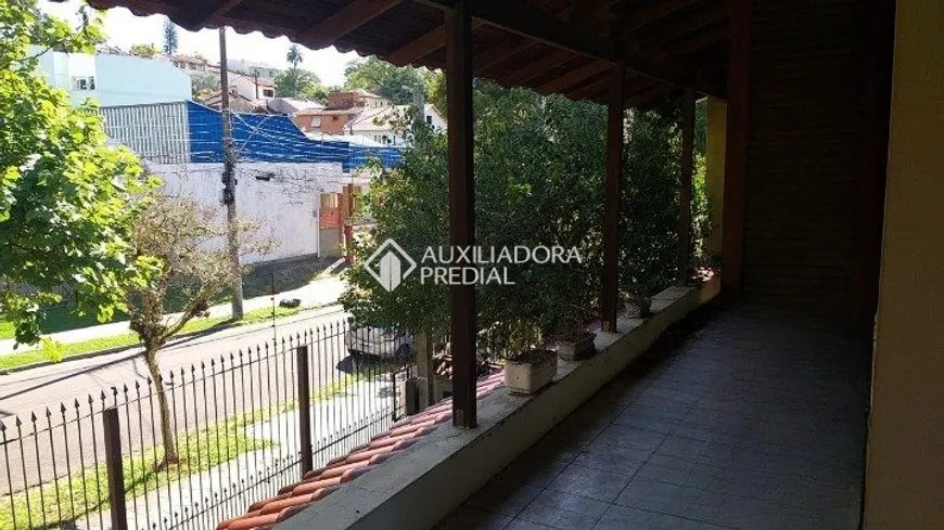 Foto 1 de Casa com 3 Quartos à venda, 216m² em Teresópolis, Porto Alegre