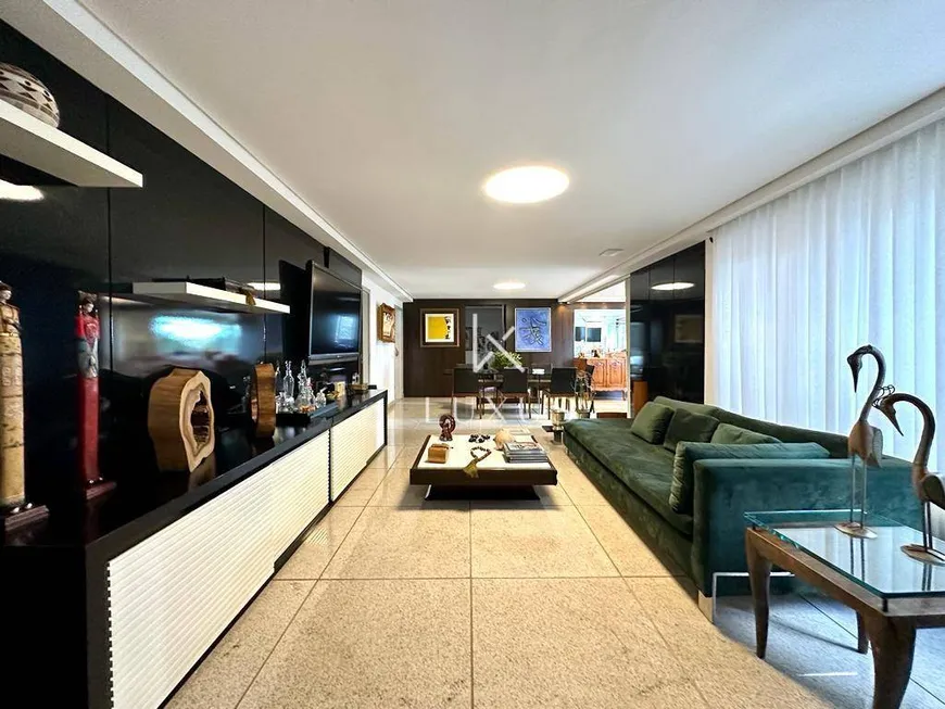 Foto 1 de Apartamento com 4 Quartos à venda, 199m² em Belvedere, Belo Horizonte