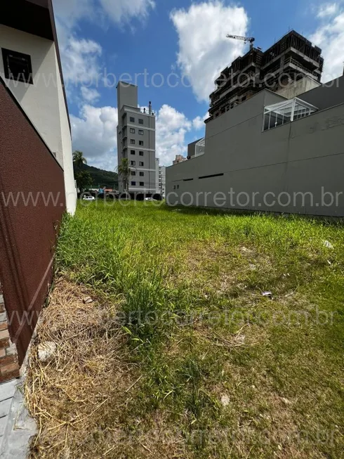 Foto 1 de Lote/Terreno à venda, 306m² em Morretes, Itapema