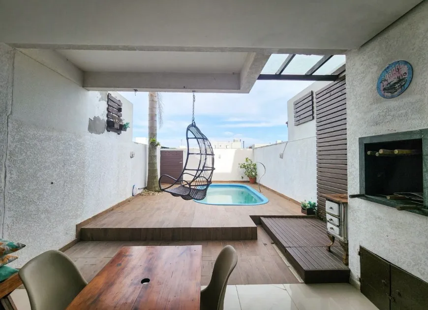 Foto 1 de Casa com 3 Quartos à venda, 101m² em Campeche, Florianópolis