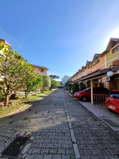 Foto 1 de Casa de Condomínio com 3 Quartos à venda, 108m² em Camaquã, Porto Alegre