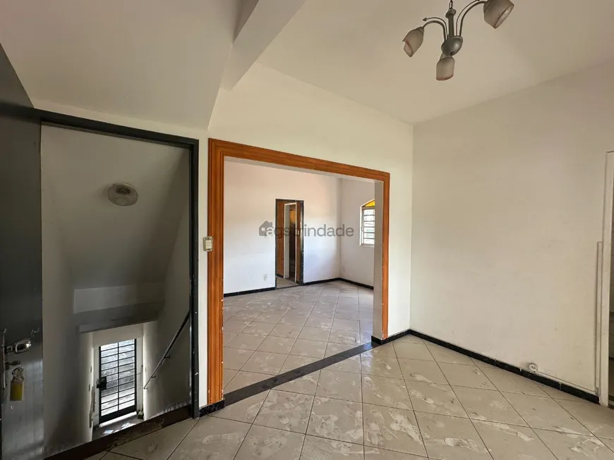 Foto 1 de Casa com 3 Quartos para alugar, 140m² em Centro, Santa Luzia