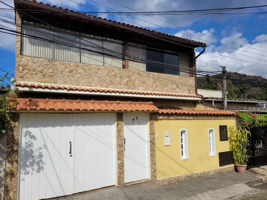 Foto 1 de Casa de Condomínio com 4 Quartos à venda, 187m² em Taquara, Rio de Janeiro