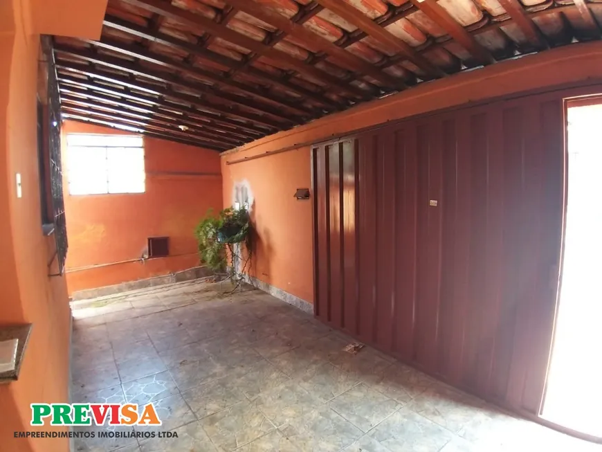 Foto 1 de Casa com 3 Quartos à venda, 219m² em Esplanada, Belo Horizonte