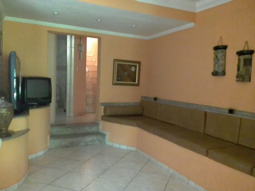Foto 1 de Sobrado com 4 Quartos para venda ou aluguel, 300m² em Parque Novo Oratorio, Santo André