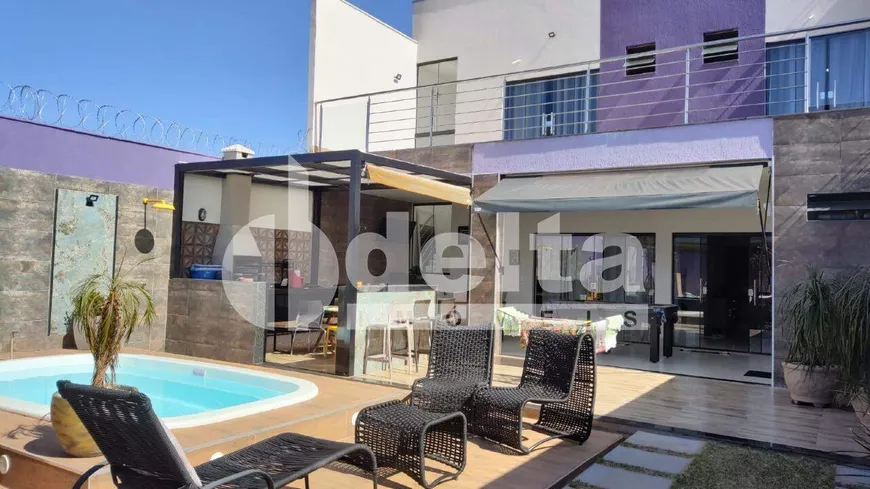 Foto 1 de Casa com 3 Quartos à venda, 170m² em Loteamento Portal do Vale II, Uberlândia