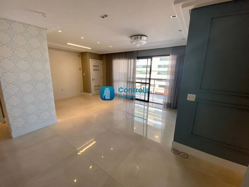 Foto 1 de Apartamento com 3 Quartos à venda, 152m² em Kobrasol, São José