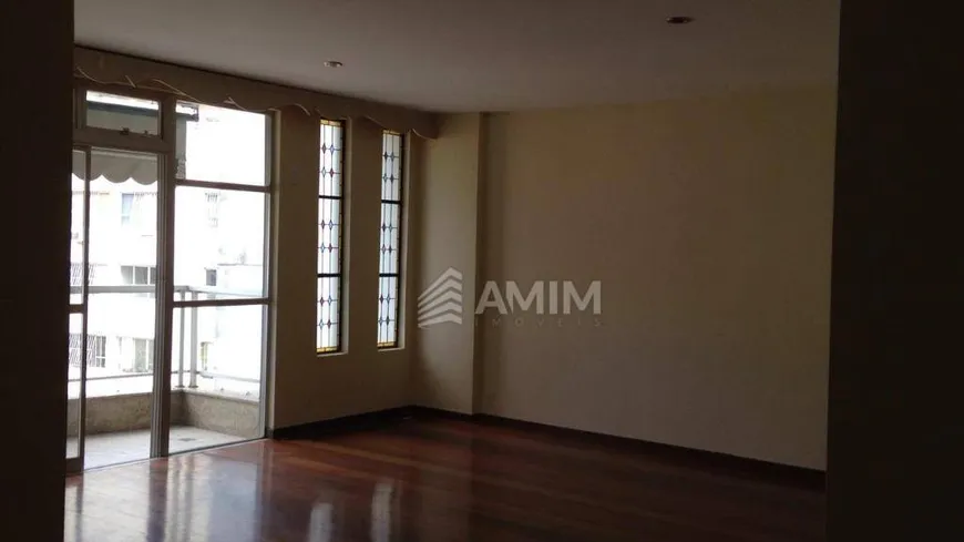 Foto 1 de Apartamento com 3 Quartos à venda, 160m² em Icaraí, Niterói