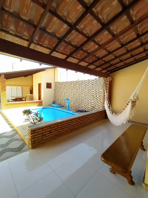 Foto 1 de Casa com 3 Quartos à venda, 110m² em Praia Peito de Moça, Luís Correia