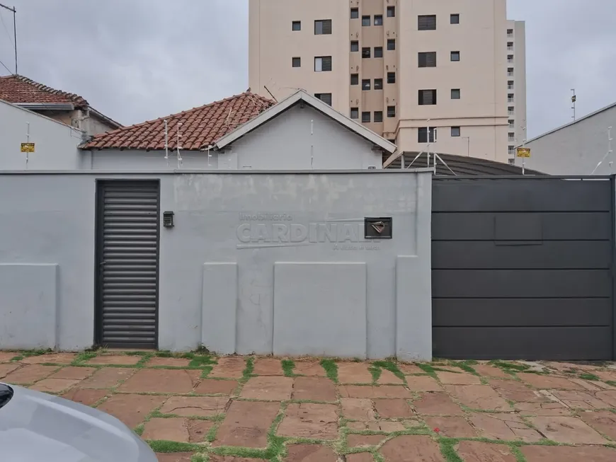 Foto 1 de Casa com 2 Quartos à venda, 71m² em Centro, Araraquara