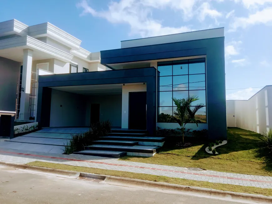 Foto 1 de Casa de Condomínio com 4 Quartos à venda, 260m² em Parque Ipiranga, Resende