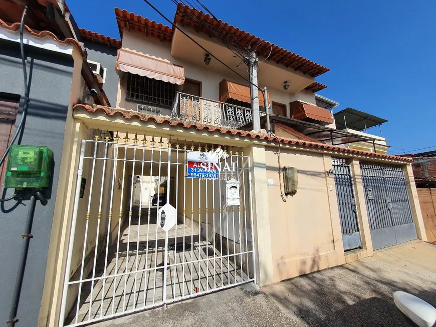 Foto 1 de Casa com 2 Quartos à venda, 65m² em Irajá, Rio de Janeiro