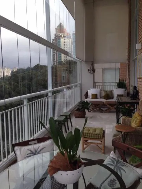 Foto 1 de Apartamento com 3 Quartos à venda, 251m² em Panamby, São Paulo