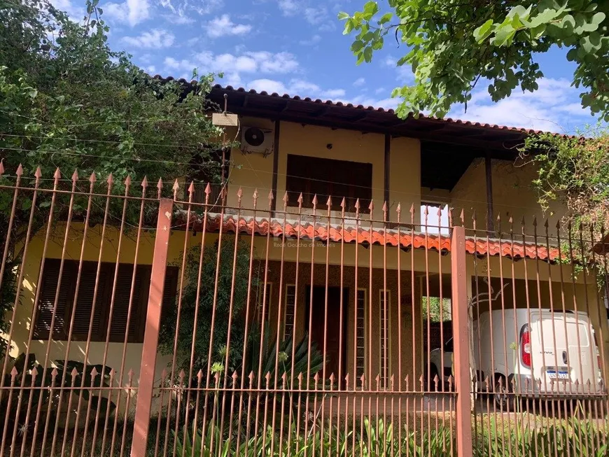 Foto 1 de Casa com 3 Quartos à venda, 279m² em Teresópolis, Porto Alegre