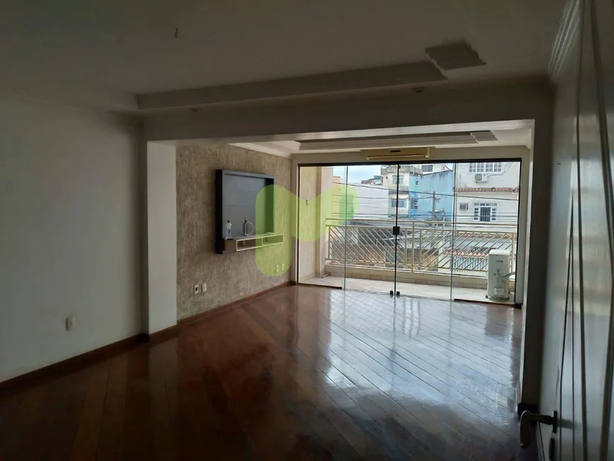 Foto 1 de Apartamento com 3 Quartos à venda, 95m² em Centro, Macaé