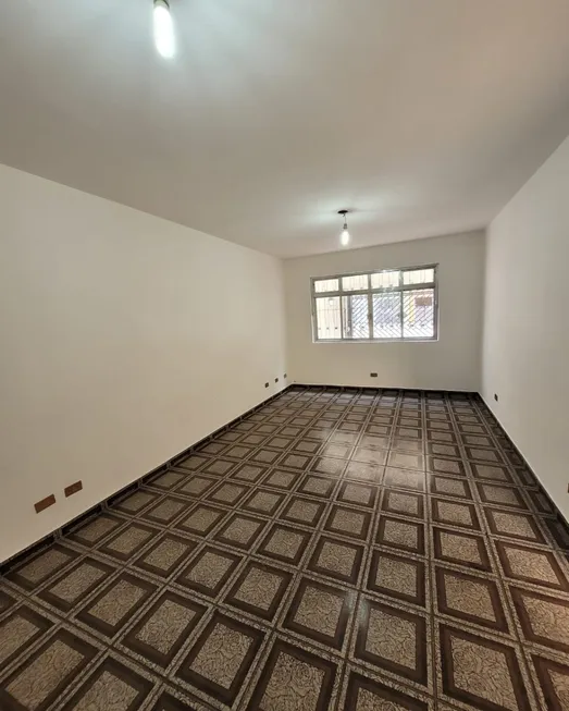 Foto 1 de Casa com 4 Quartos à venda, 180m² em Chácara Santo Antônio, São Paulo