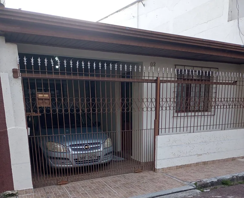 Foto 1 de Casa com 2 Quartos à venda, 38m² em Sitio Cercado, Curitiba