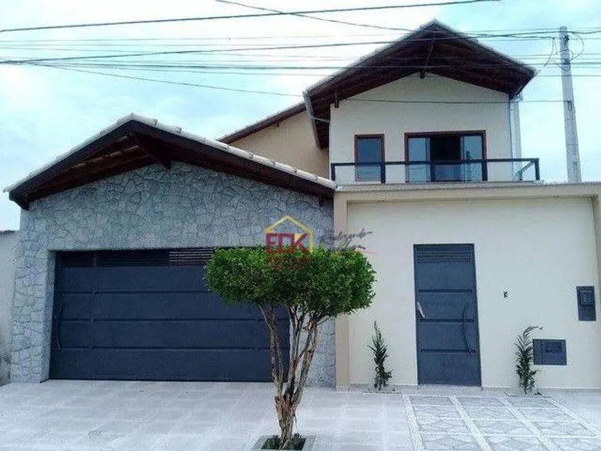 Foto 1 de Casa com 5 Quartos à venda, 300m² em Vila Sao Roque, Lorena