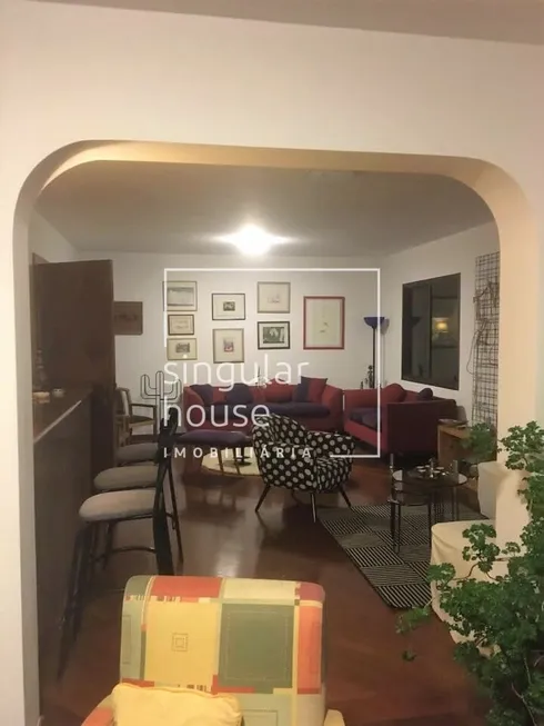 Foto 1 de Apartamento com 3 Quartos para venda ou aluguel, 240m² em Moema, São Paulo