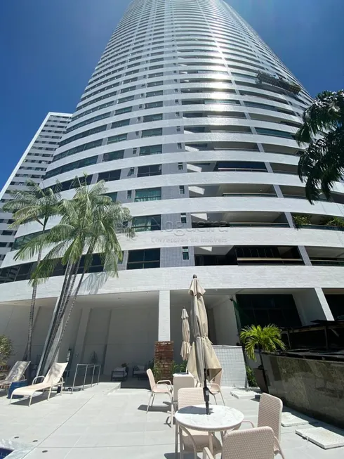 Foto 1 de Apartamento com 4 Quartos à venda, 191m² em Madalena, Recife