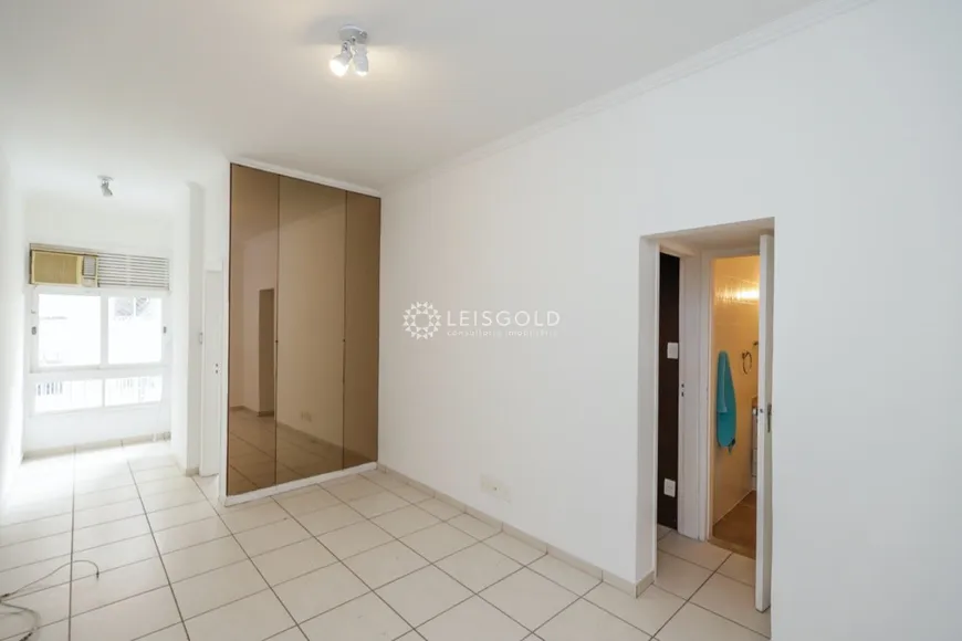 Foto 1 de Apartamento com 2 Quartos à venda, 56m² em Copacabana, Rio de Janeiro