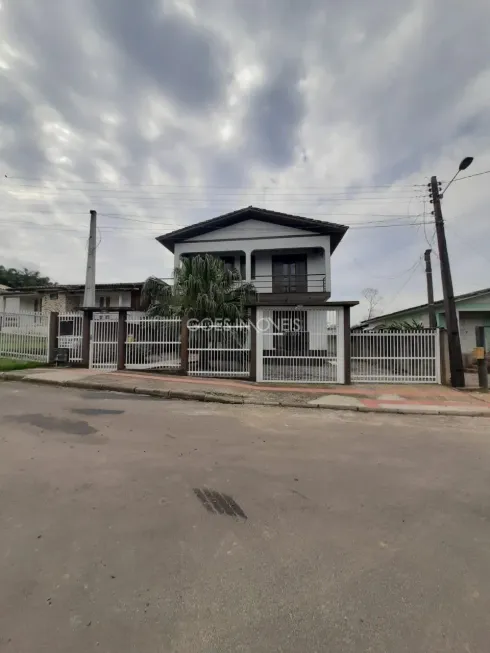 Foto 1 de Casa com 5 Quartos à venda, 263m² em Liberdade, Criciúma