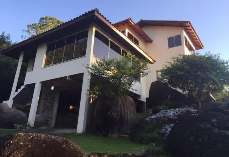 Foto 1 de Casa com 4 Quartos à venda, 230m² em Cacupé, Florianópolis