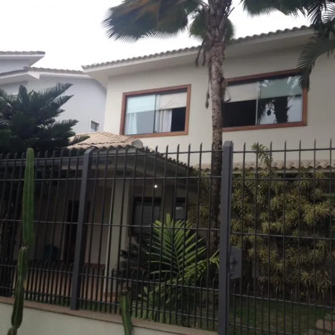Foto 1 de Casa com 4 Quartos à venda, 227m² em Morada da Colina, Volta Redonda