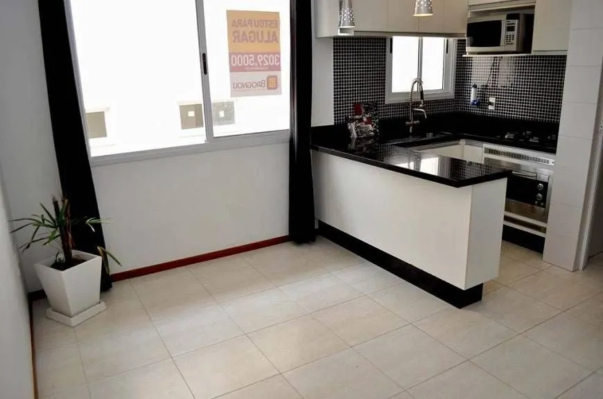 Foto 1 de Apartamento com 2 Quartos à venda, 50m² em Carianos, Florianópolis