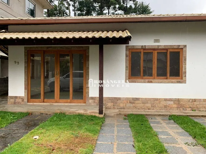 Foto 1 de Casa de Condomínio com 3 Quartos à venda, 156m² em Cascata do Imbuí, Teresópolis