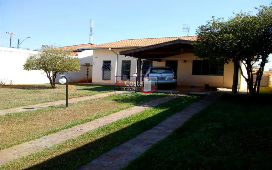 Foto 1 de Casa com 4 Quartos à venda, 165m² em Centro, Rifaina