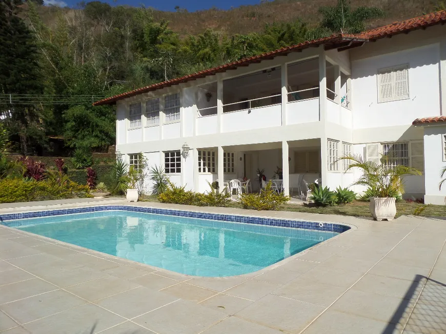 Foto 1 de Casa com 6 Quartos à venda, 300m² em Nogueira, Petrópolis