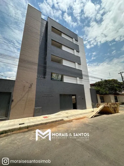 Foto 1 de Apartamento com 3 Quartos à venda, 200m² em Augusta Mota, Montes Claros