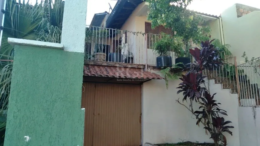 Foto 1 de Casa com 2 Quartos à venda, 199m² em Teresópolis, Porto Alegre