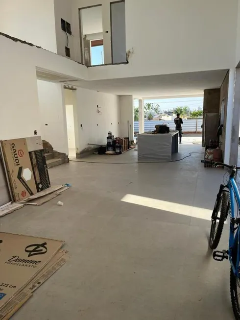 Foto 1 de Casa de Condomínio com 4 Quartos à venda, 285m² em Morada da Colina, Uberlândia