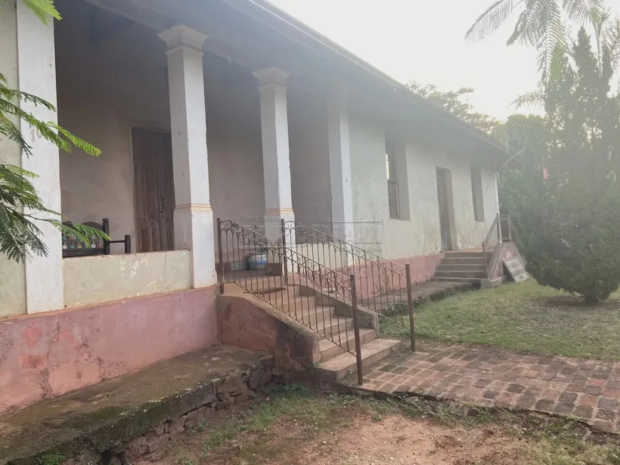 Foto 1 de Casa com 4 Quartos à venda, 440m² em , Dourado