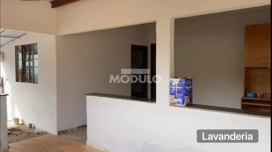 Foto 1 de Casa com 4 Quartos à venda, 130m² em Jardim das Palmeiras, Uberlândia